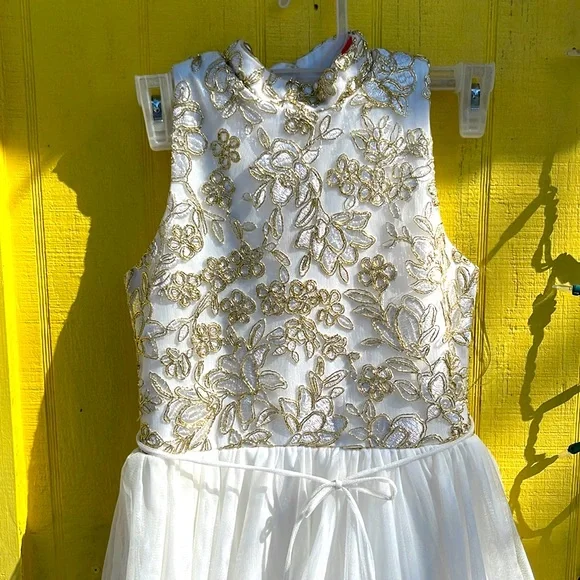 green emerald velvet dress Amazon.com: Tween Girls Ruffle One Shoulder Dresses Belt Spaghetti Straps A  Line Summer Kids Formal Dress Wedding (White, 7-8 Years): Clothing, Shoes &  Jewelry